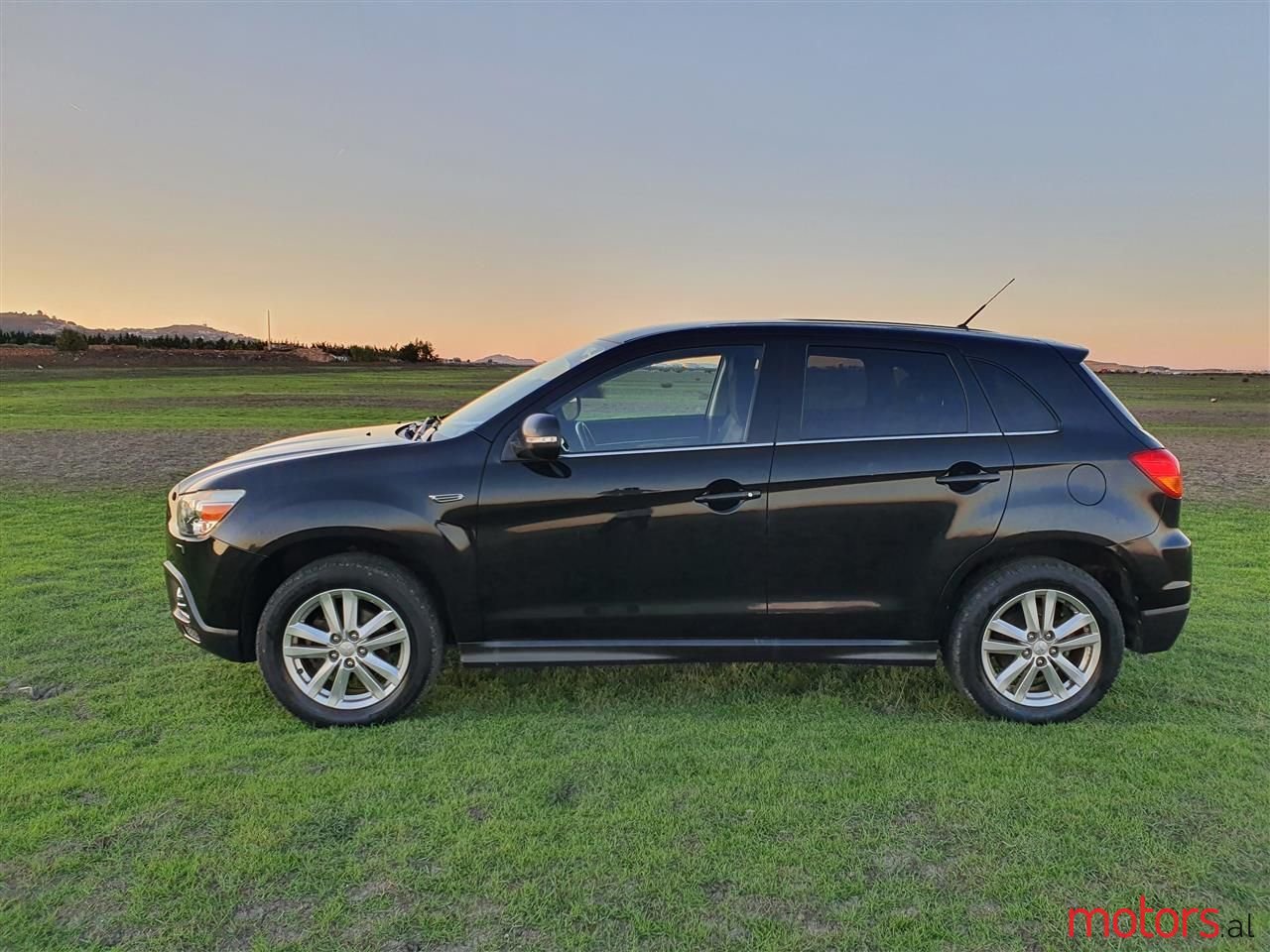 2010' Mitsubishi ASX photo #1