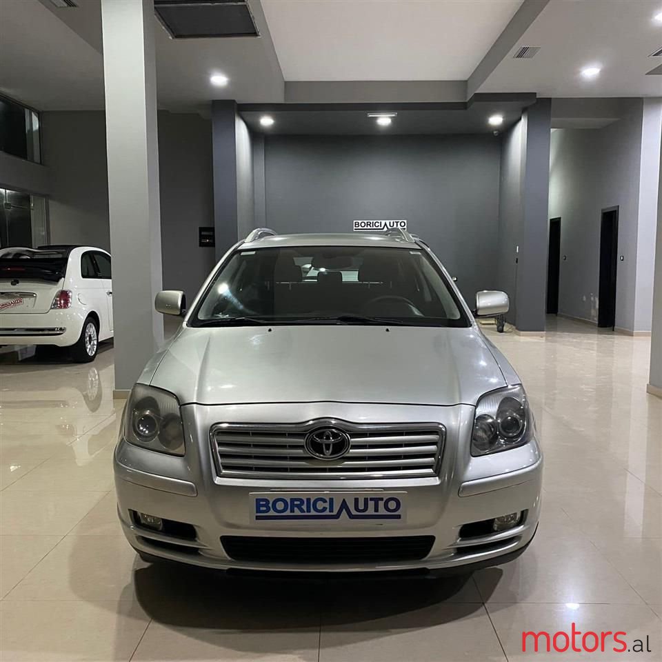 2004' Toyota Avensis photo #1