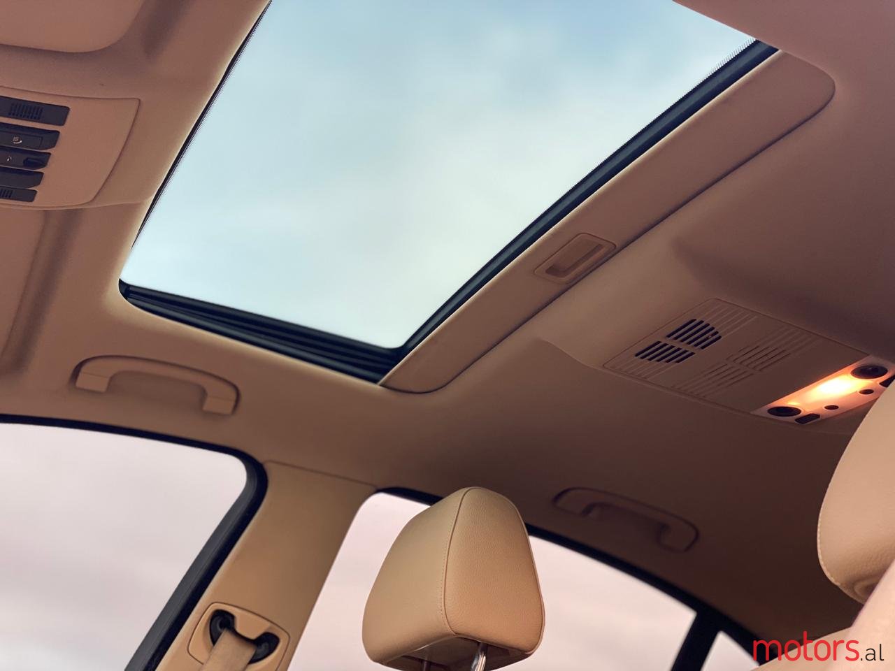 2008' BMW 528 photo #3