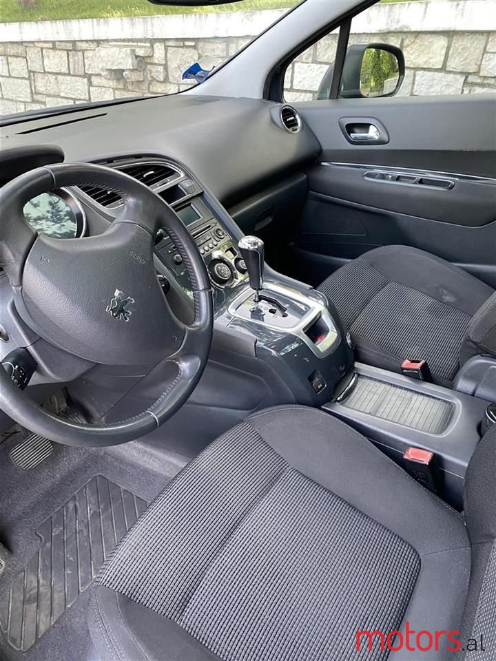 2010' Peugeot 5008 photo #5