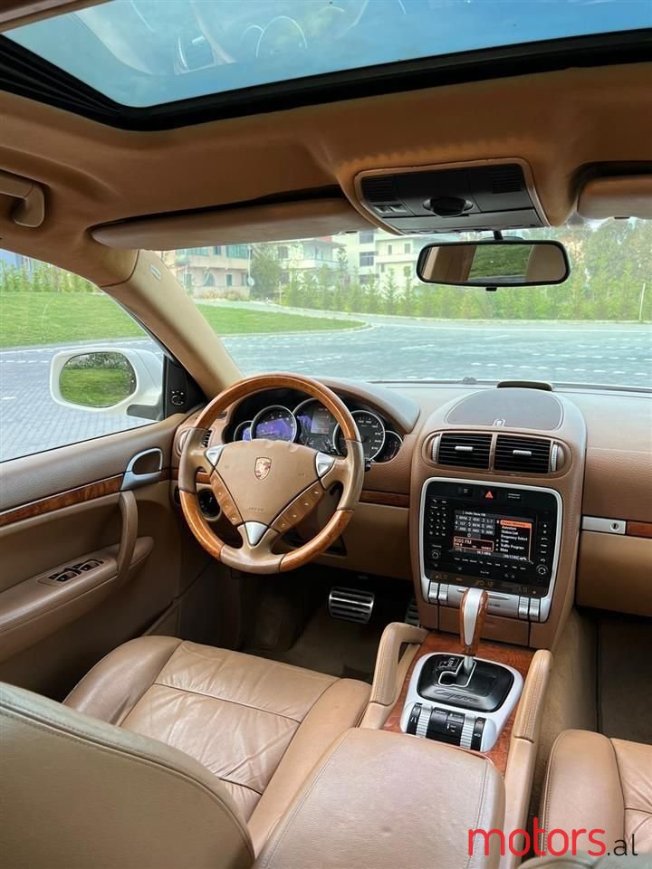 2008' Porsche Cayenne photo #5