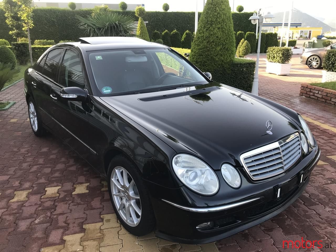 2006' Mercedes-Benz E 500 photo #2