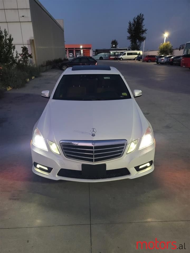 2011' Mercedes-Benz E 350 photo #2