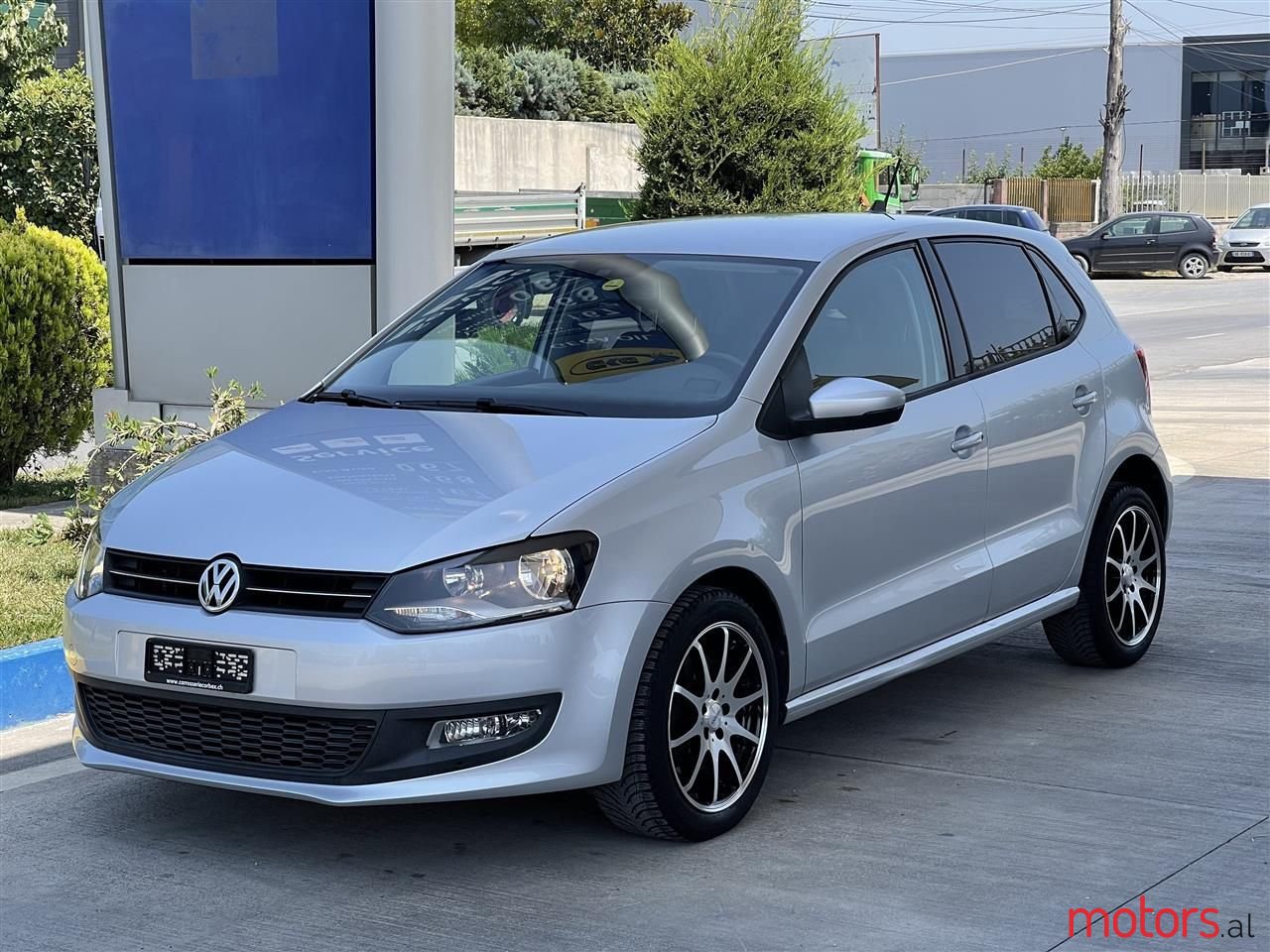 2010' Volkswagen Polo photo #1