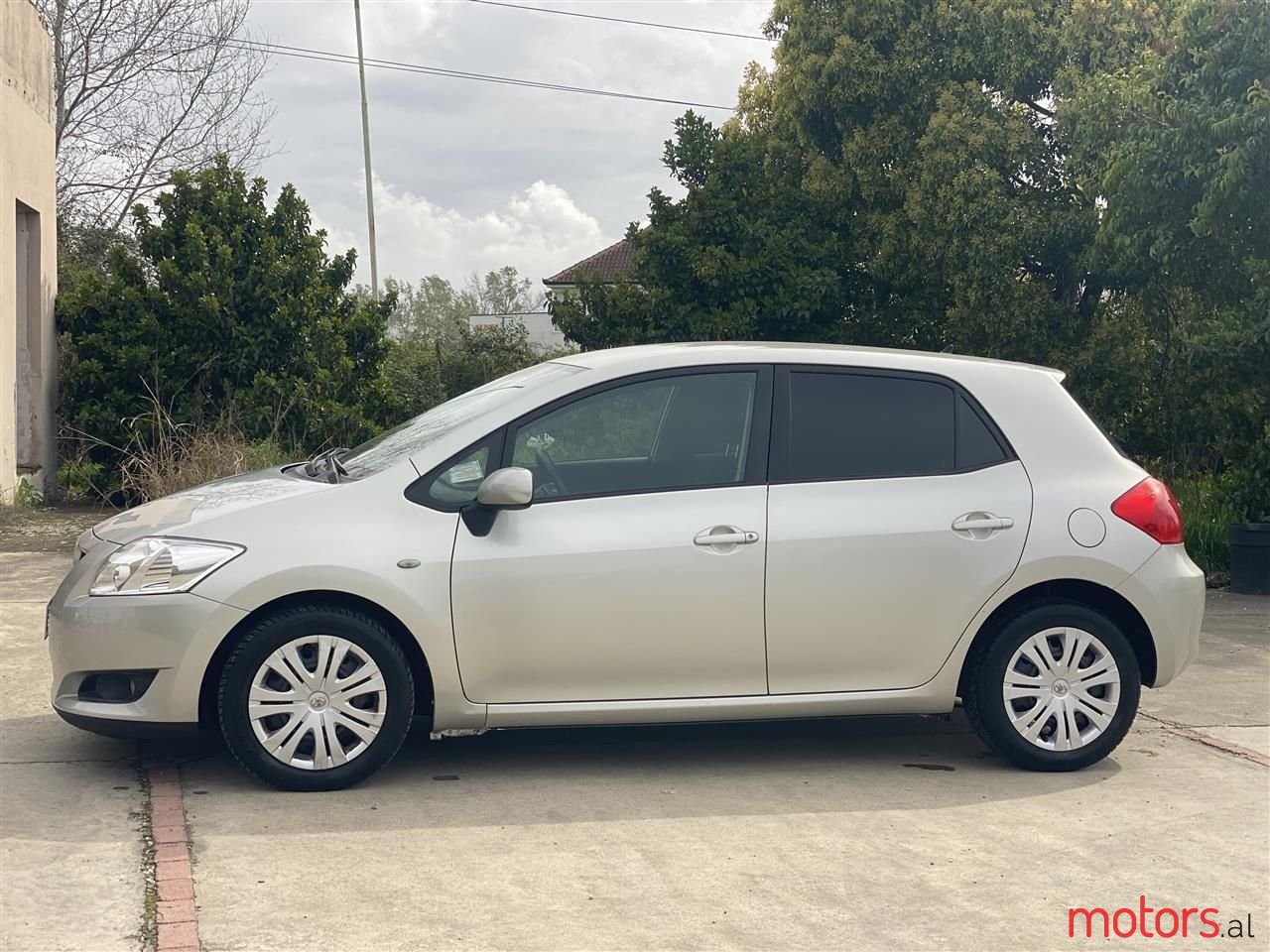 2008' Toyota Auris photo #2