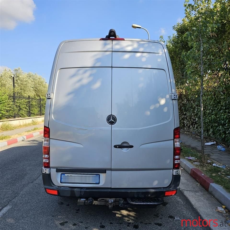 2015' Mercedes-Benz Sprinter photo #2