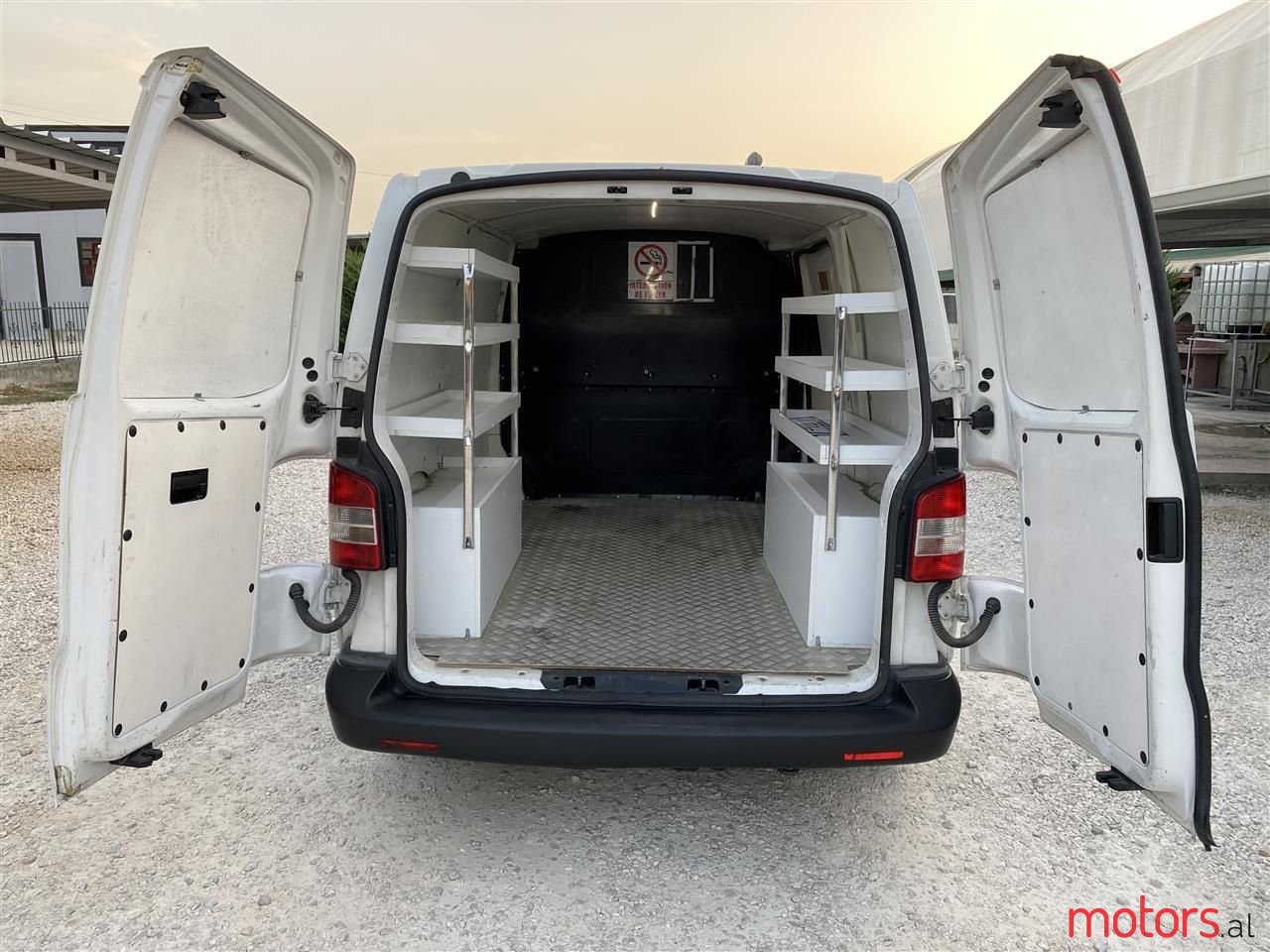 2013' Volkswagen T5 Transporter photo #3