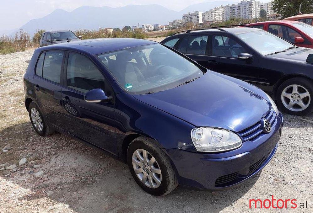 2005' Volkswagen Golf photo #1