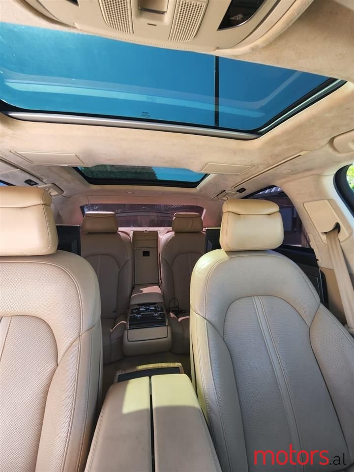 2011' Audi A8 photo #5