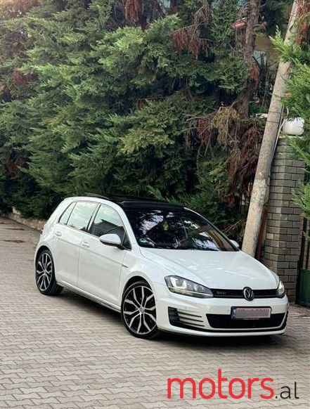 2015' Volkswagen Golf photo #1