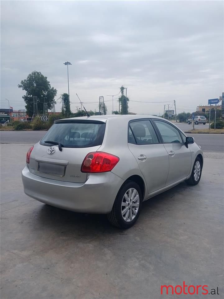 2009' Toyota Auris photo #4