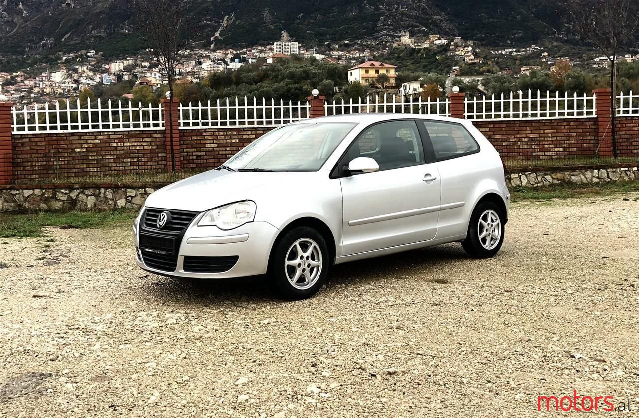 2005' Volkswagen Polo photo #2