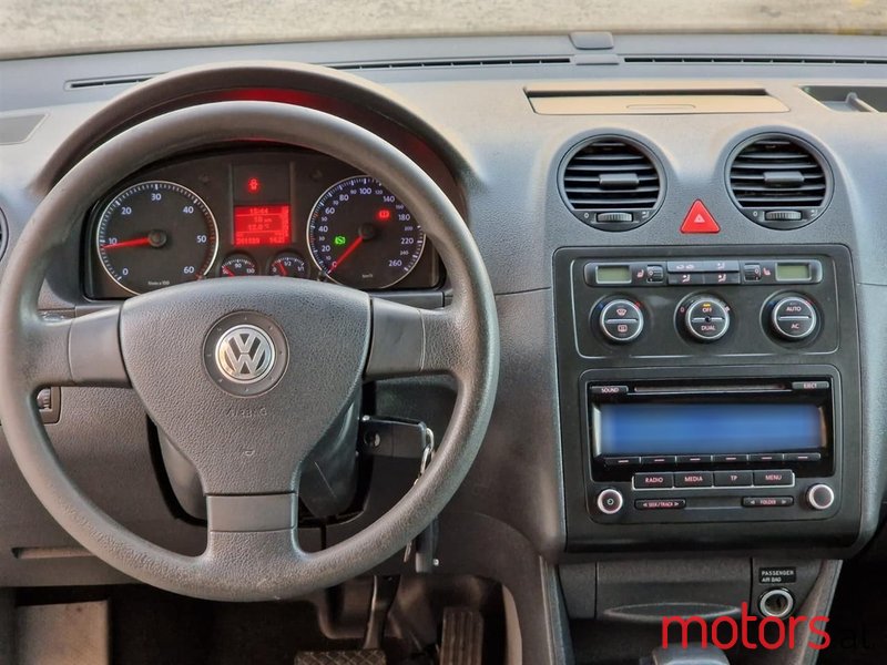 2009' Volkswagen Caddy photo #4