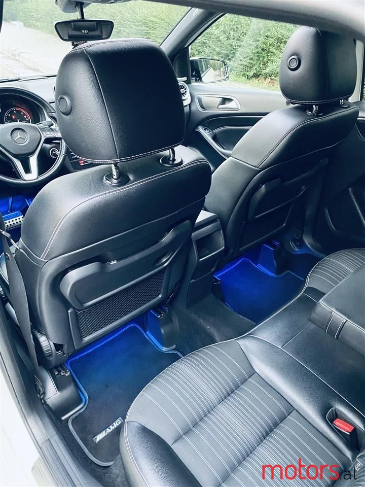 2013' Mercedes-Benz B 180 photo #4