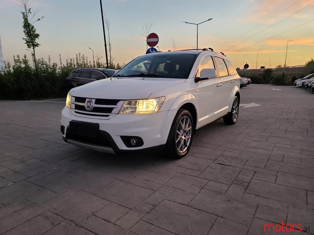 2012' Fiat Freemont photo #3