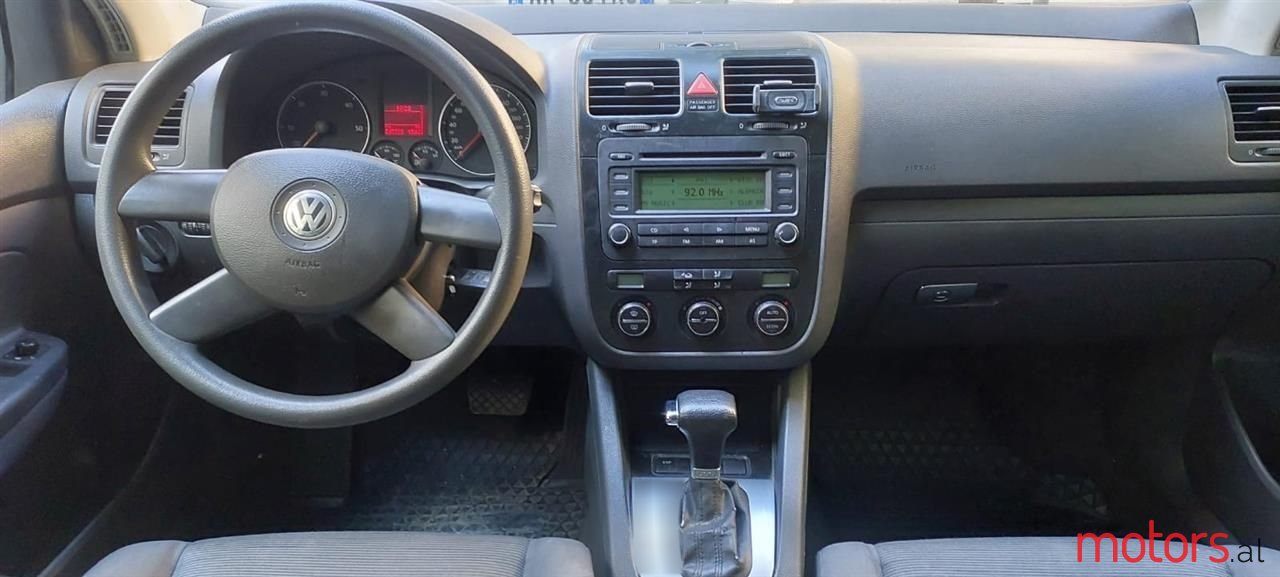 2005' Volkswagen Golf photo #4