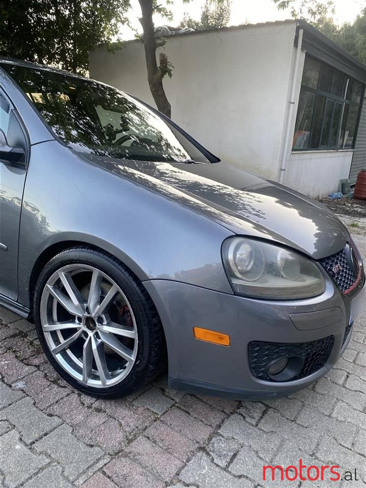 2008' Volkswagen Golf photo #5