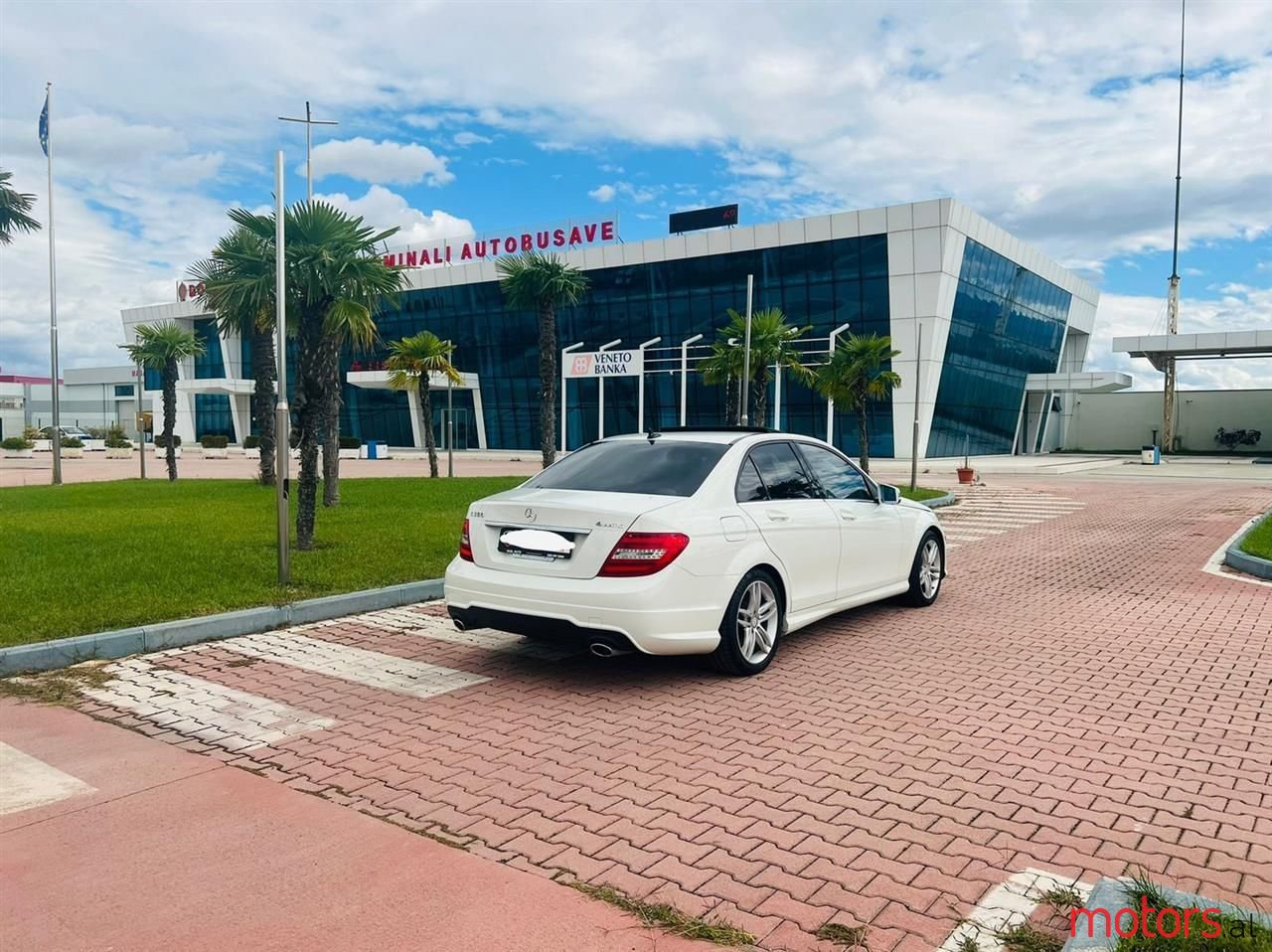 2012' Mercedes-Benz C 300 photo #4