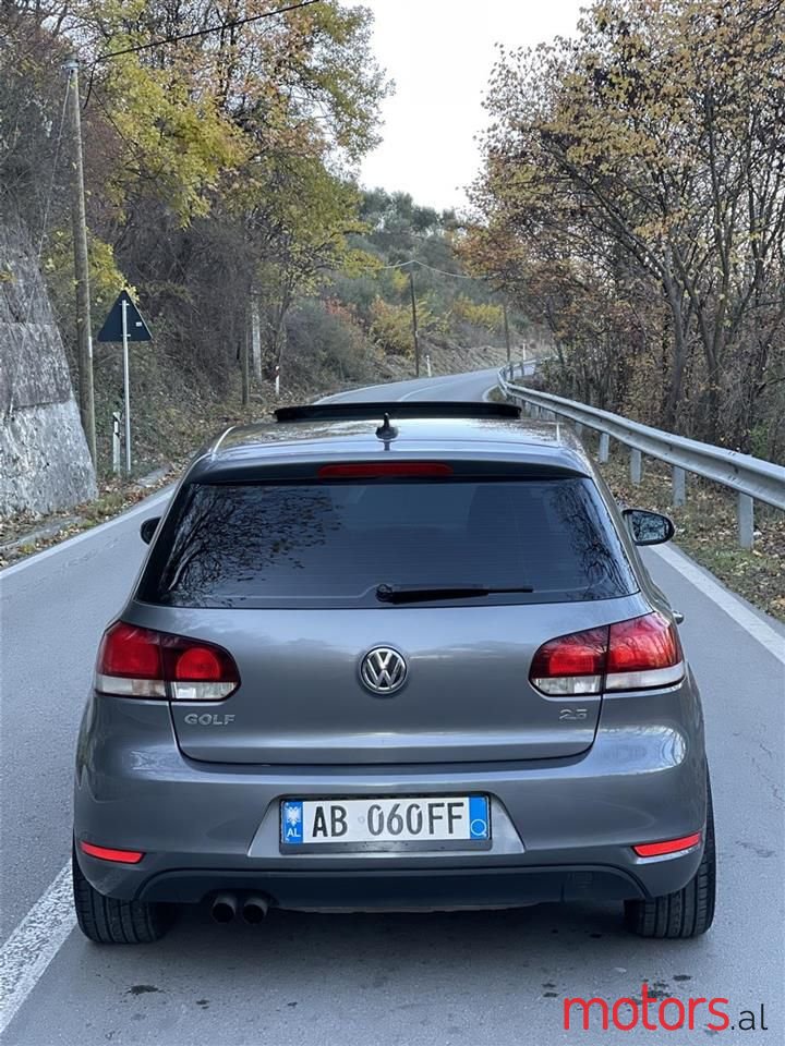 2012' Volkswagen Golf photo #2