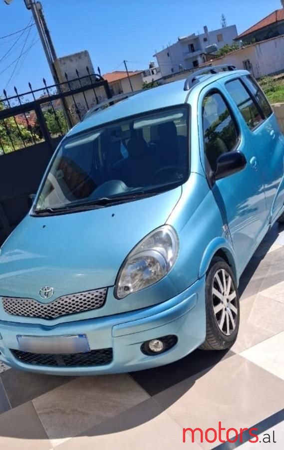 2006' Toyota Verso photo #2