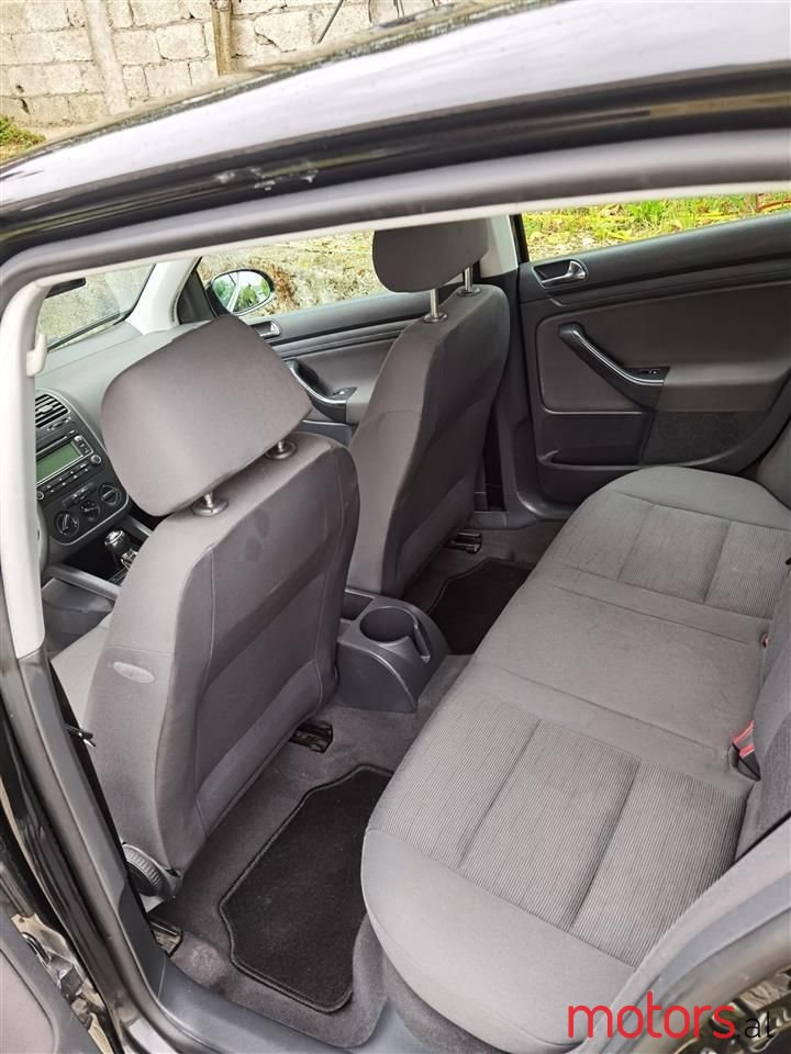 2005' Volkswagen Golf photo #4