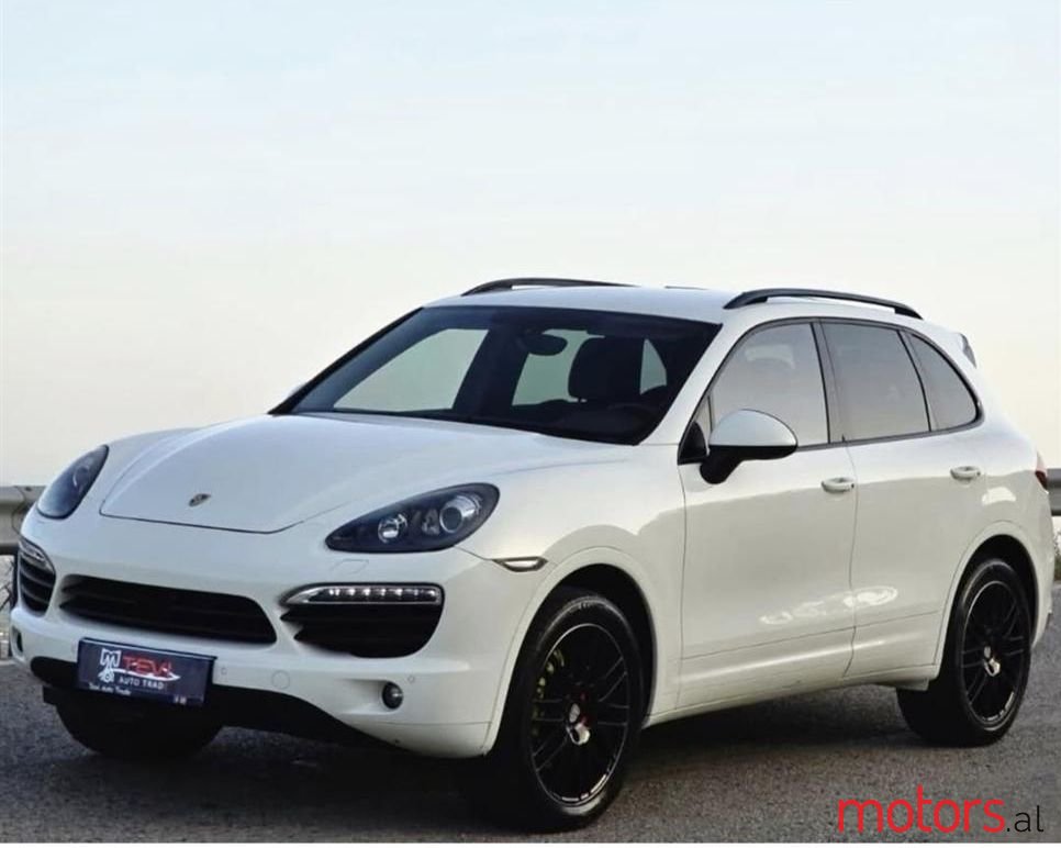 2012' Porsche Cayenne photo #1