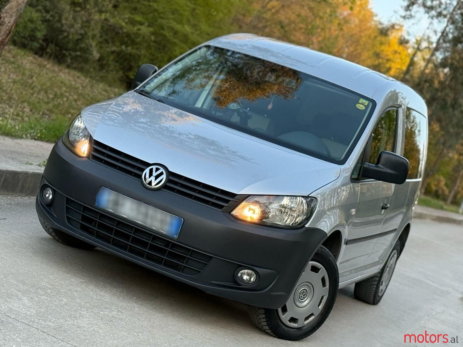 2013' Volkswagen Caddy photo #1