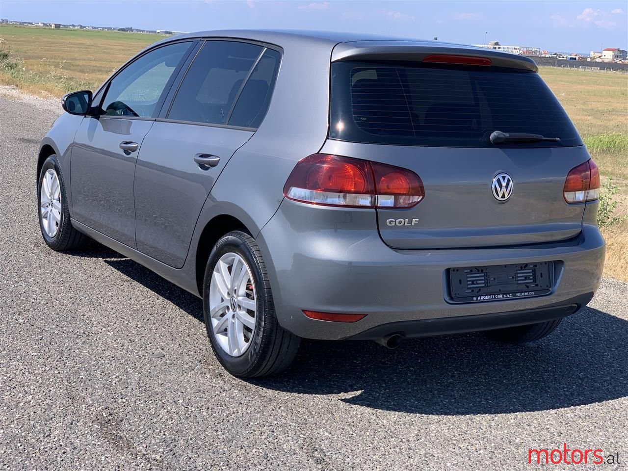 2010' Volkswagen Golf photo #3