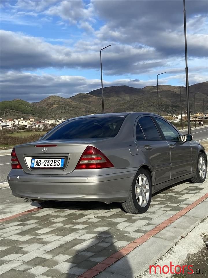 2005' Mercedes-Benz C 220 photo #4
