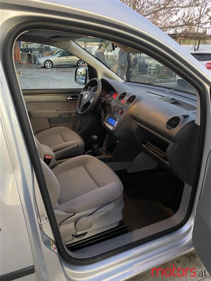 2010' Volkswagen Caddy photo #2