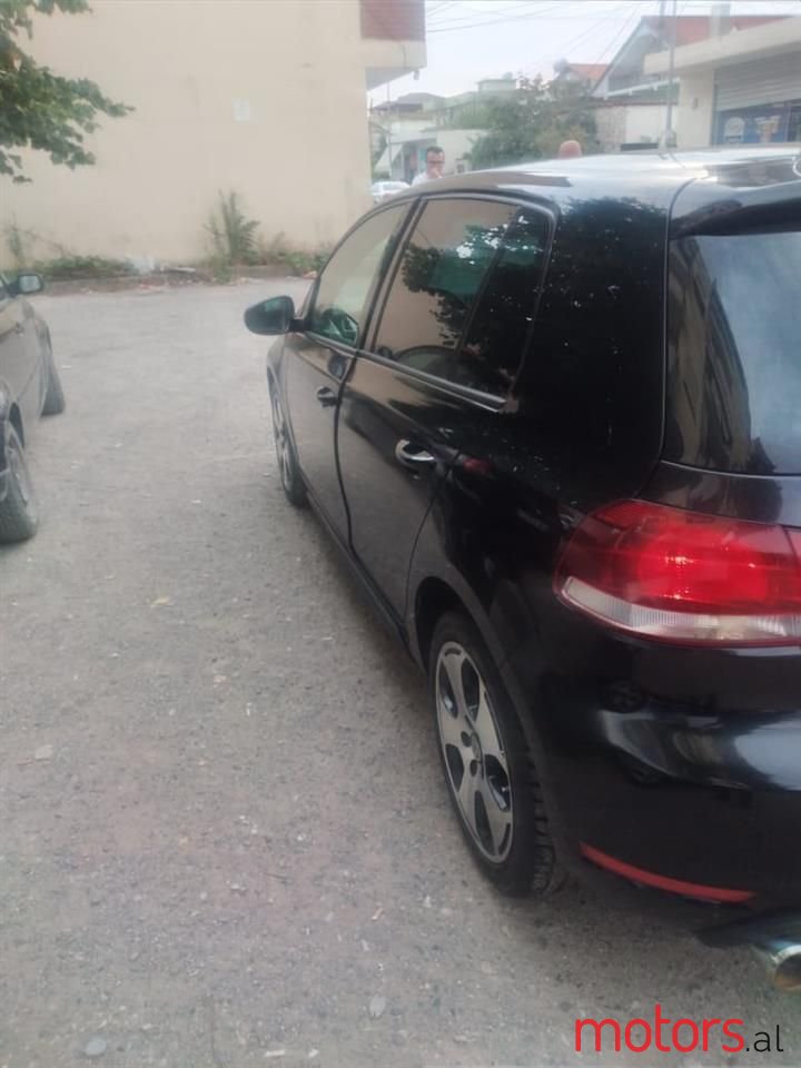 2011' Volkswagen Golf photo #5