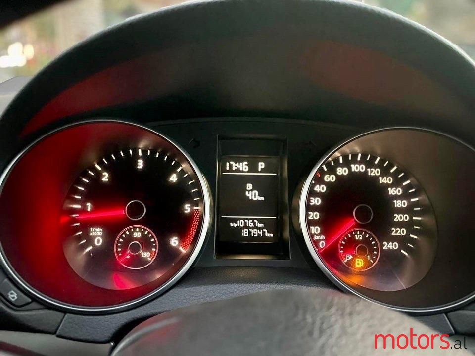 2012' Volkswagen Golf photo #2