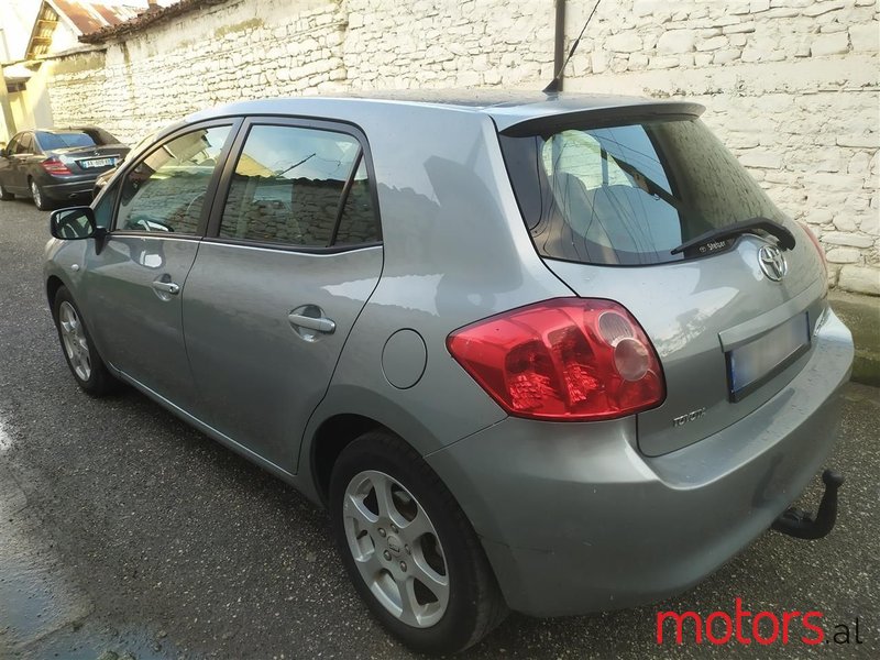 2009' Toyota Auris photo #4