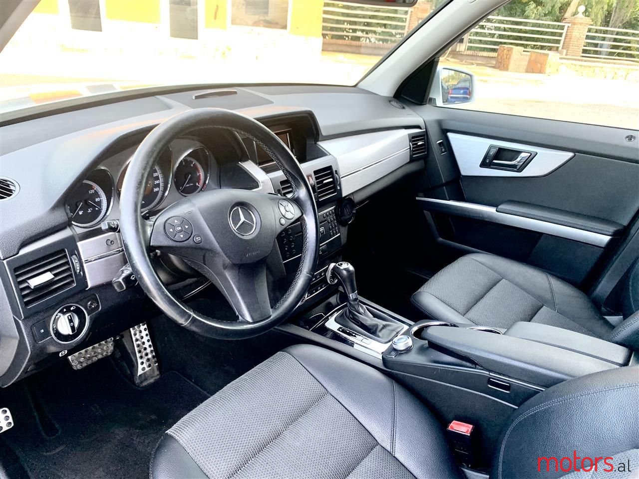 2012' Mercedes-Benz GLK 250 photo #5