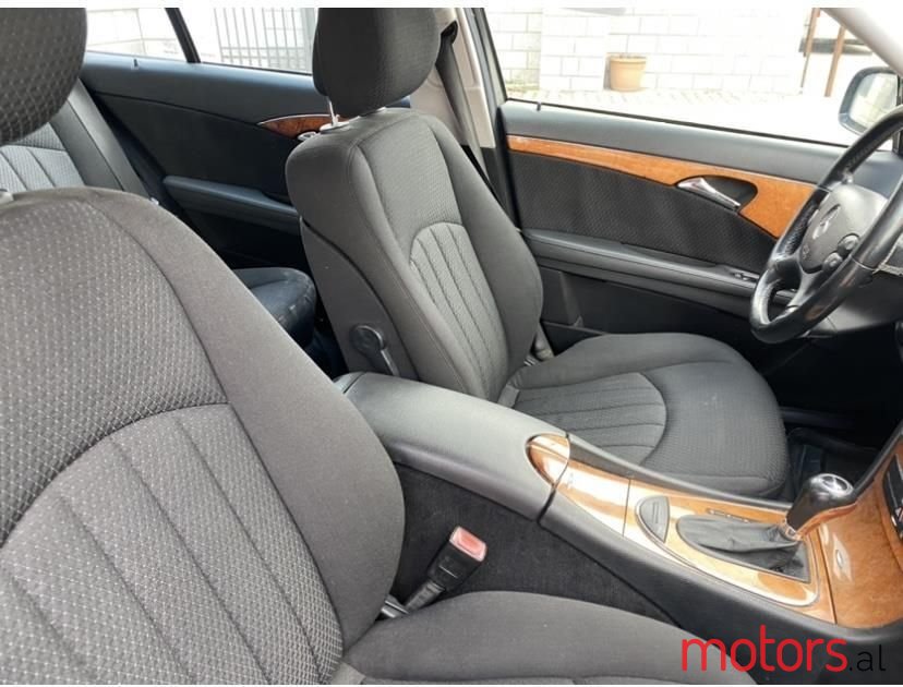 2006' Mercedes-Benz 220 photo #3