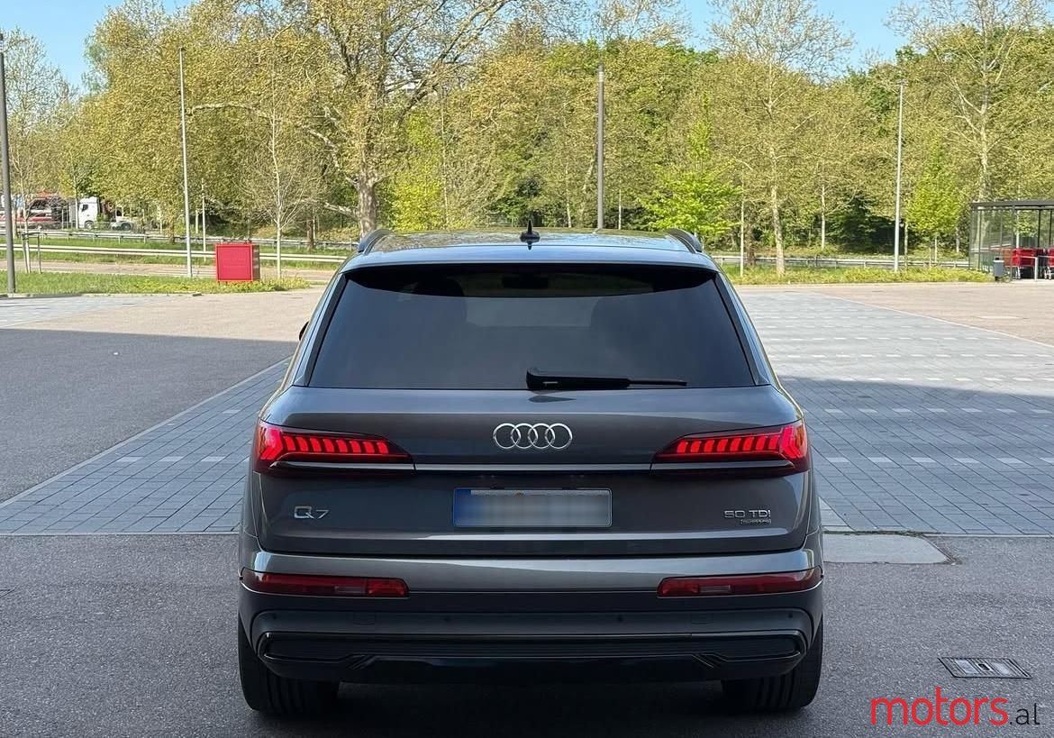 2020' Audi Q7 photo #6