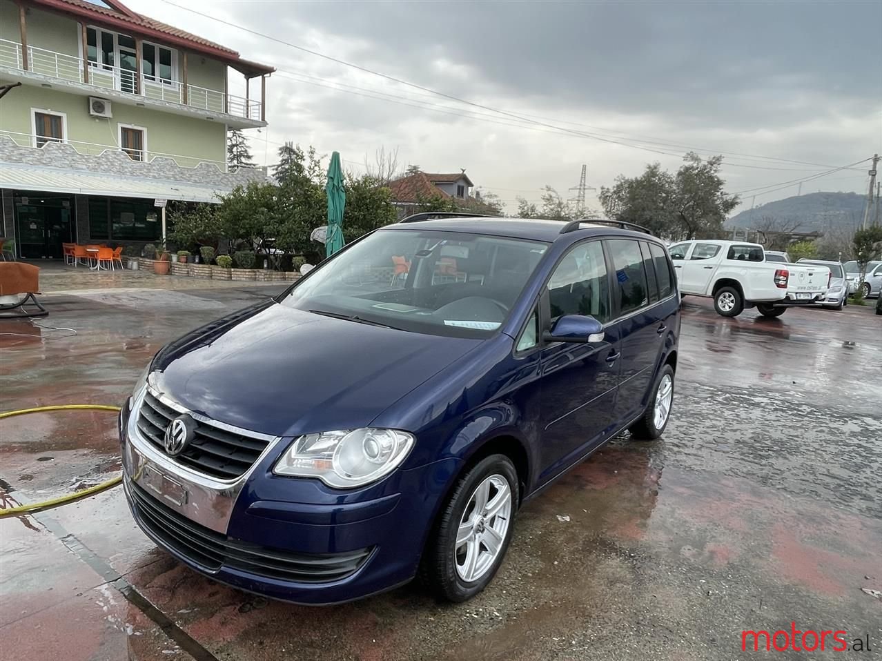 2007' Volkswagen Touran photo #6