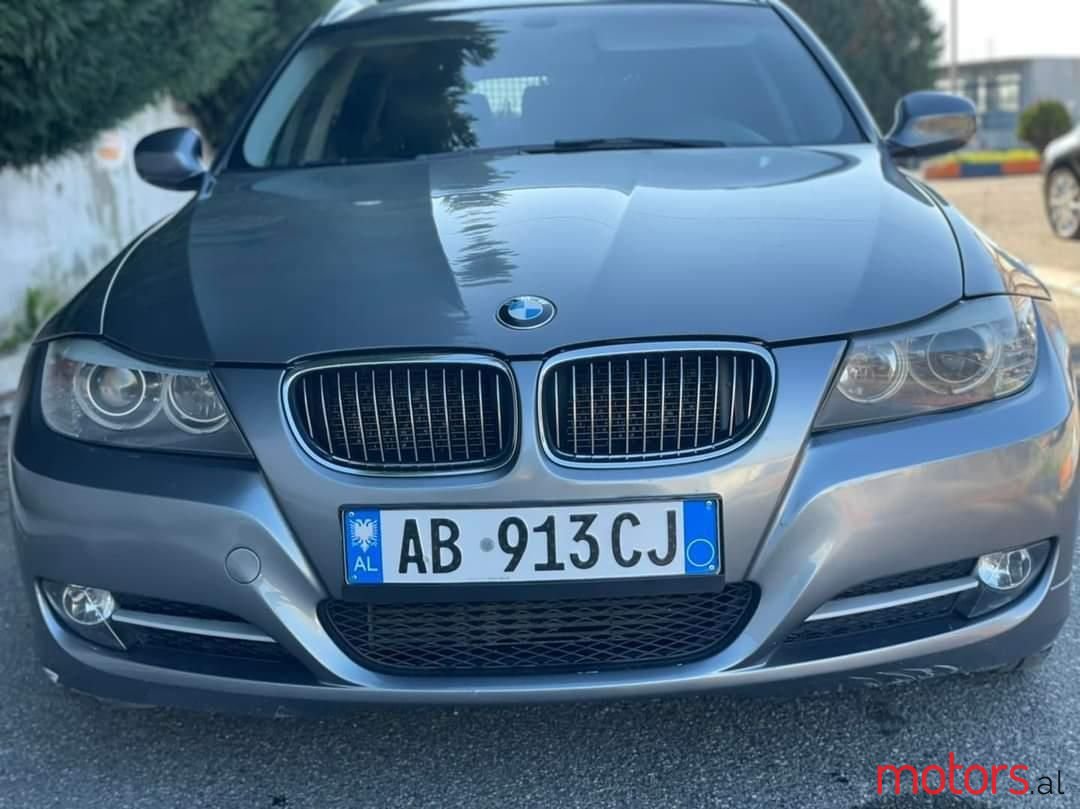 2011' BMW 320 photo #2