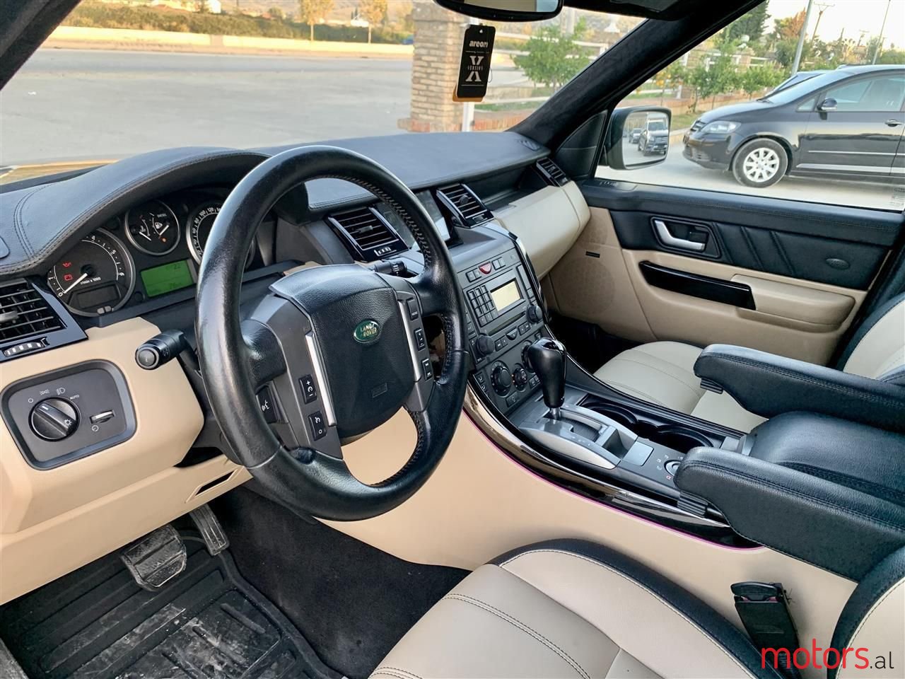 2012' Land Rover Range Rover Sport photo #5