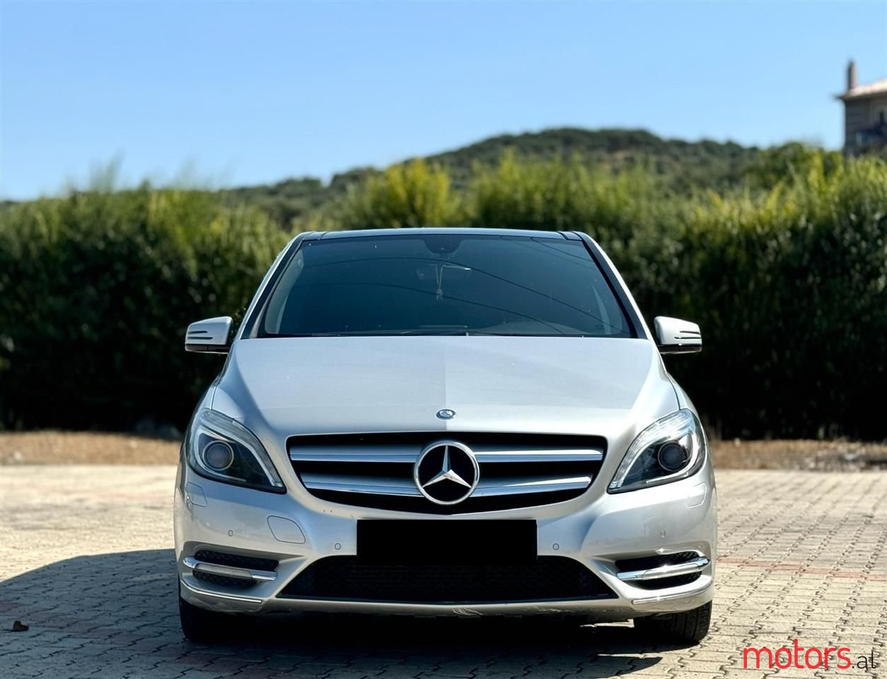 2013' Mercedes-Benz B 200 photo #1