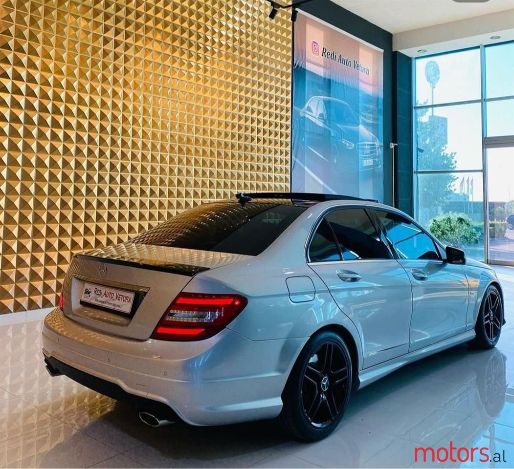 2012' Mercedes-Benz C 300 photo #3