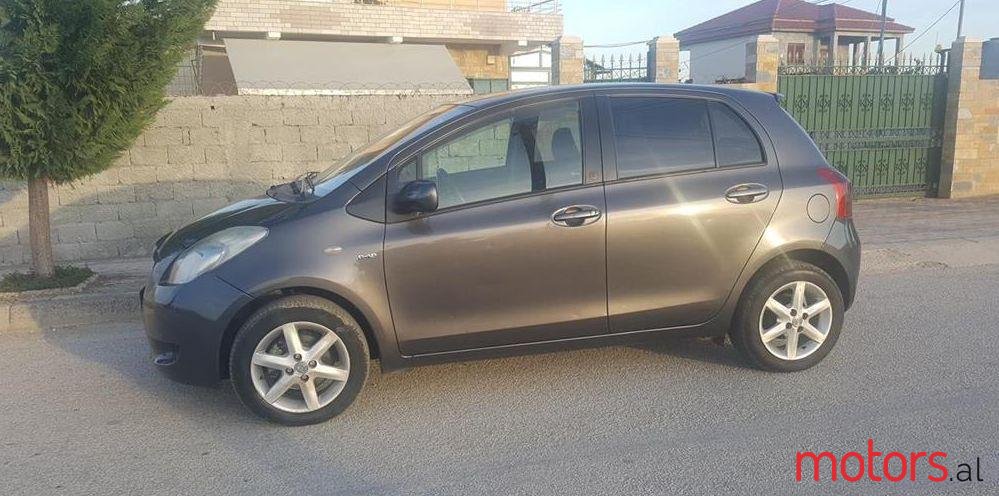 2008' Toyota Yaris photo #1