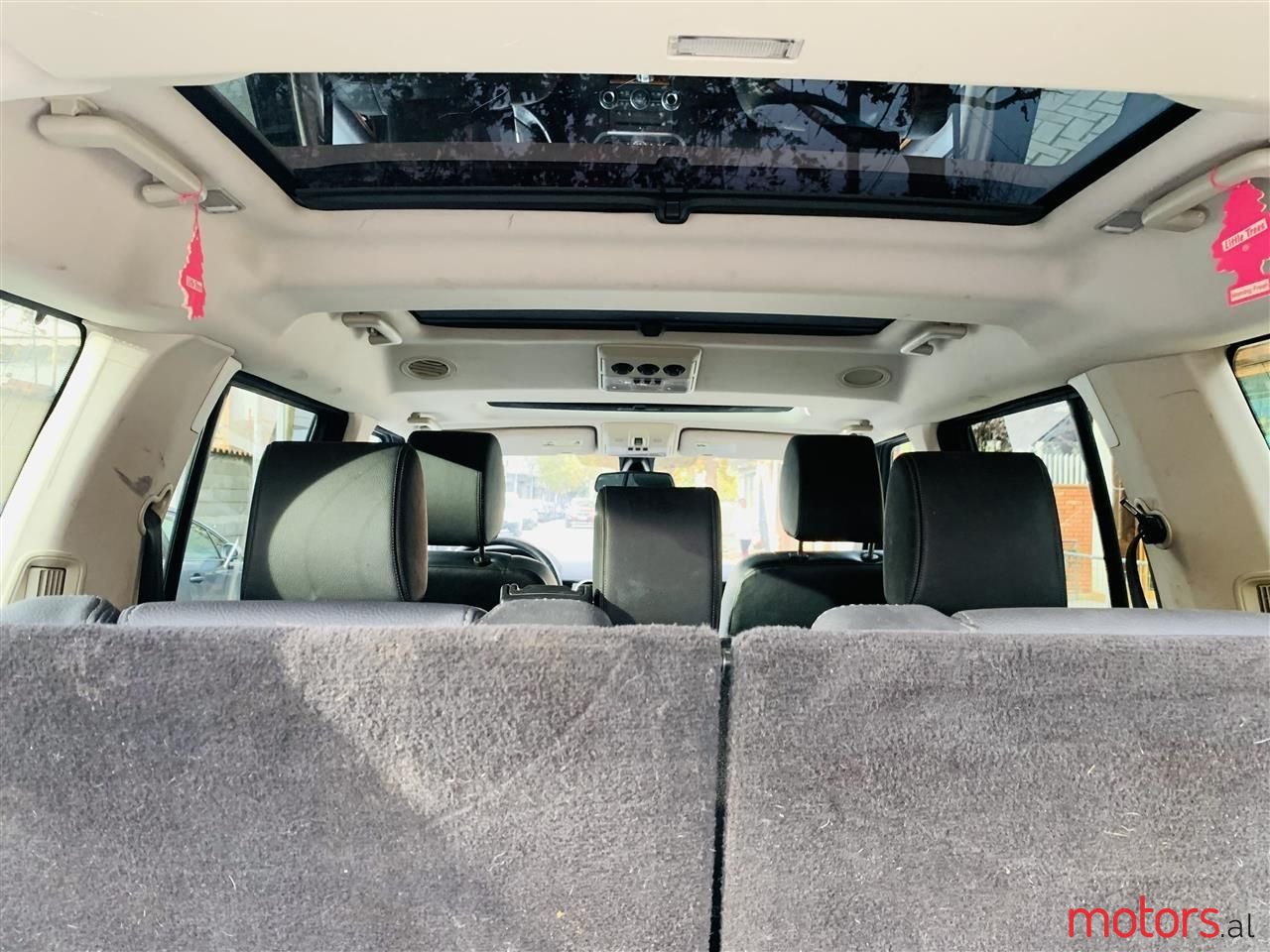 2011' Land Rover Discovery photo #3