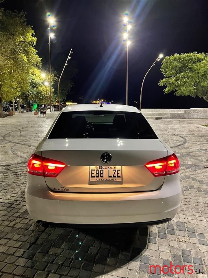 2013' Volkswagen Passat photo #5