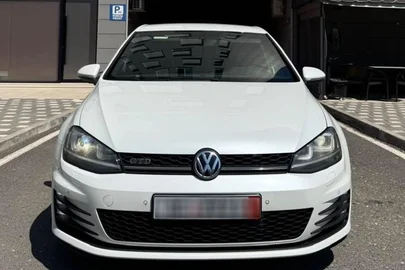 2014' Volkswagen Golf