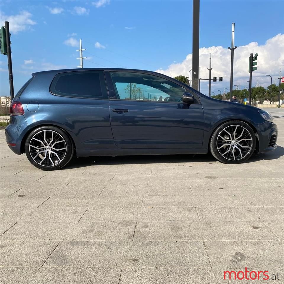 2011' Volkswagen Golf photo #6