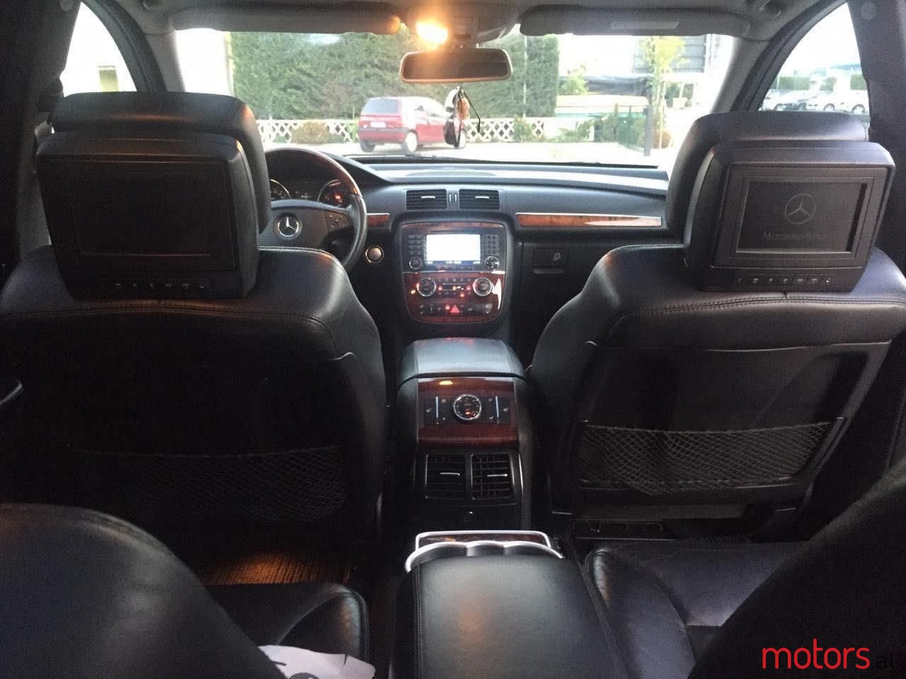 2008' Mercedes-Benz R 350 photo #2