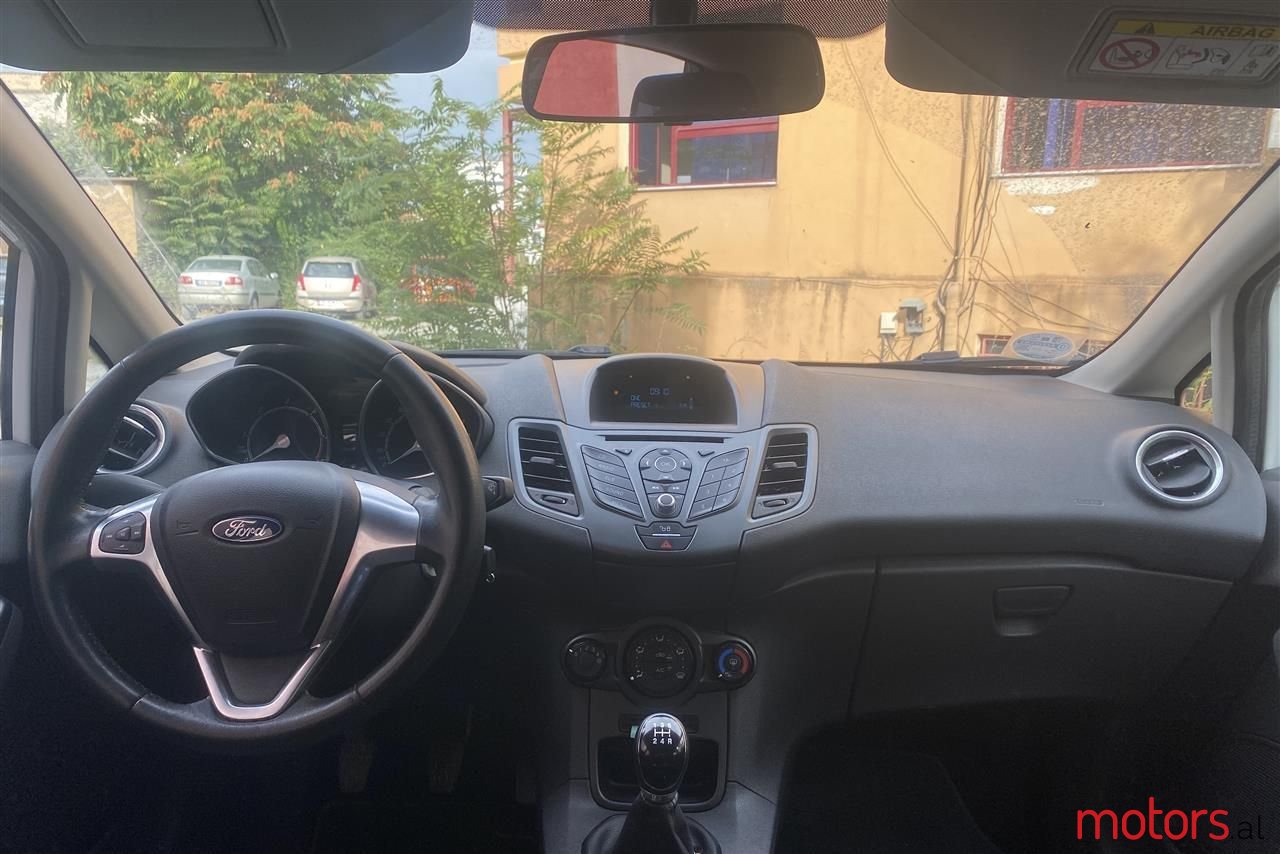 2017' Ford Fiesta photo #2