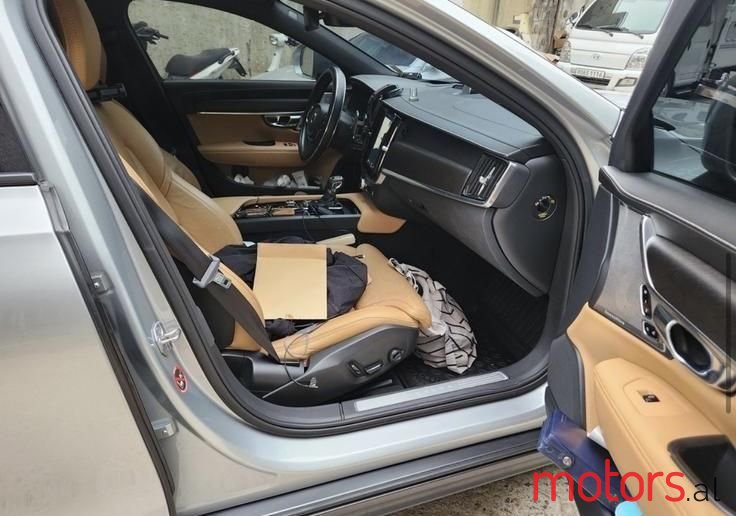 2017' Volvo V90 photo #4