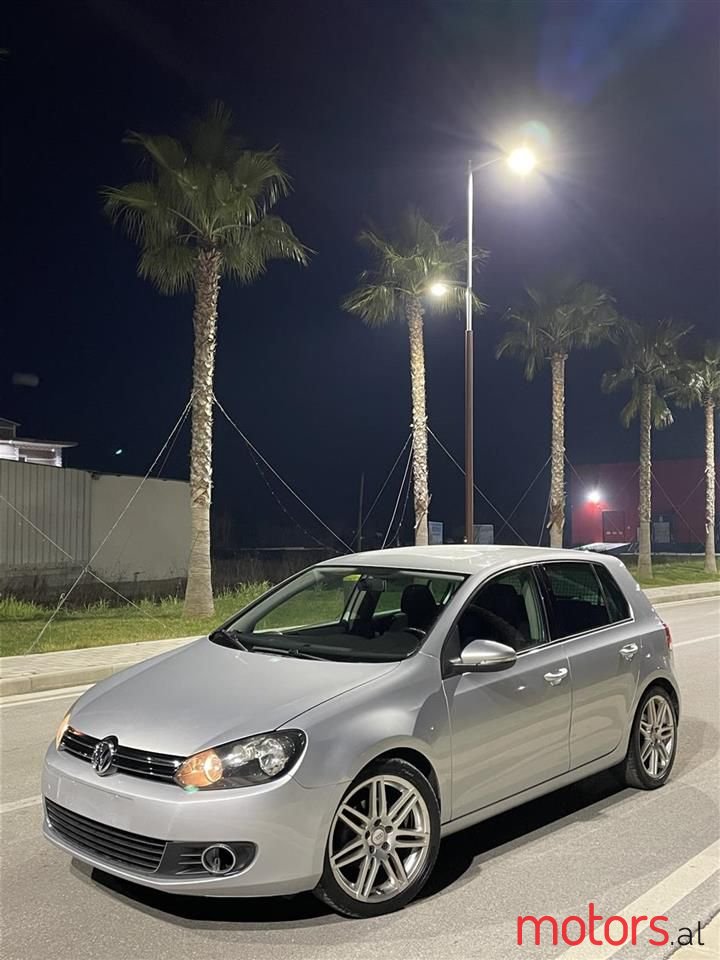 2009' Volkswagen Golf photo #1